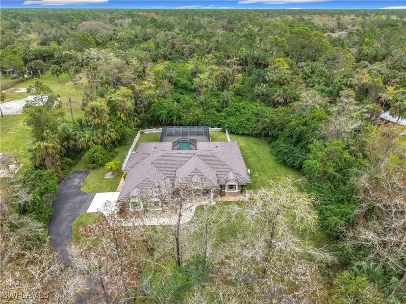 Picture of 610 9Th St Nw, Naples FL 34120