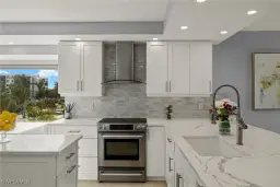 Picture of 10633 Gulf Shore Dr 3S, Naples, FL 34108