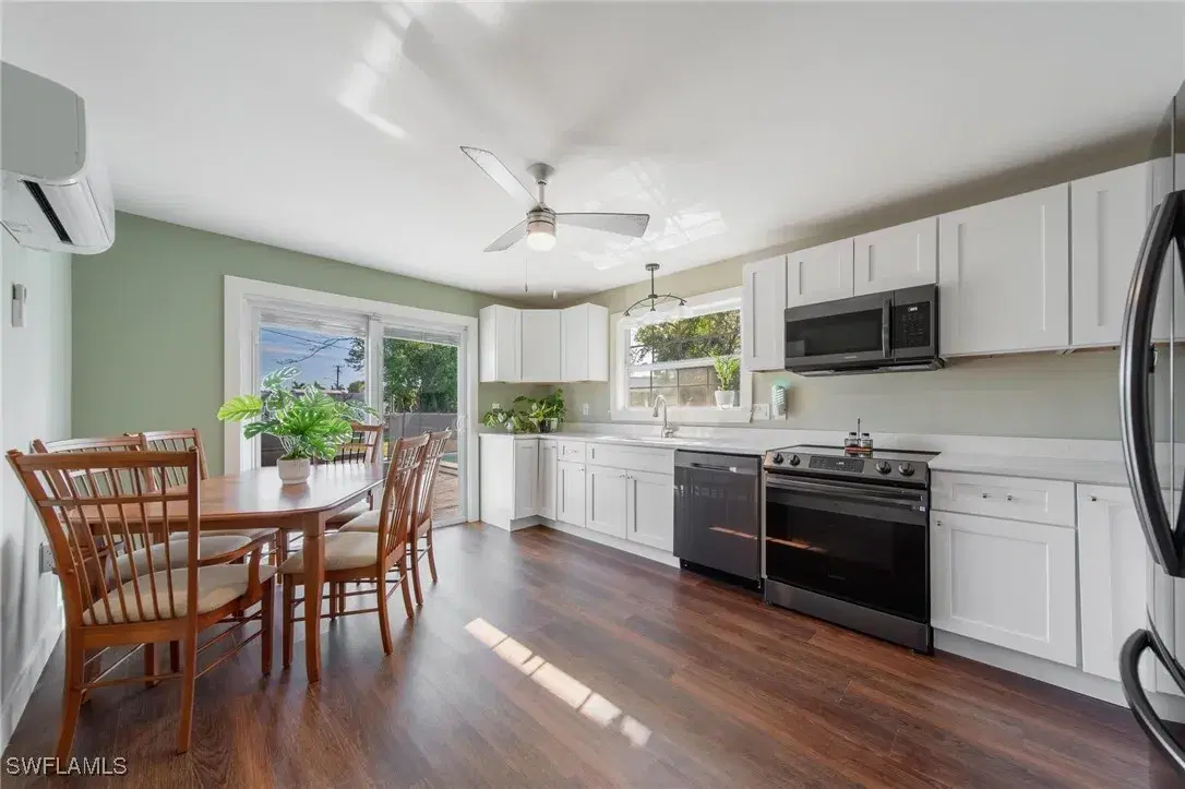 Picture of 3574 Seminole Ave, Fort Myers, FL 33916