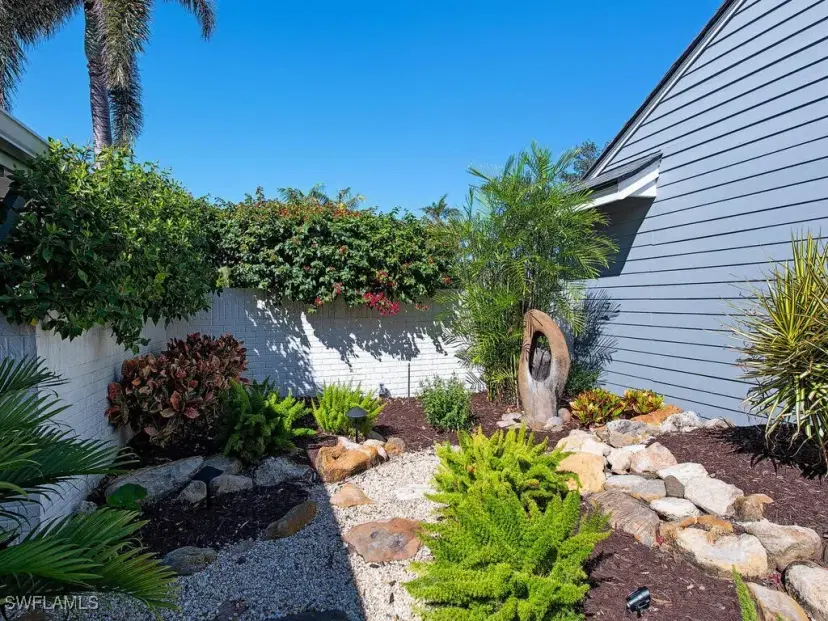 Picture of 656 Bridgeway Ln, Naples FL 34108
