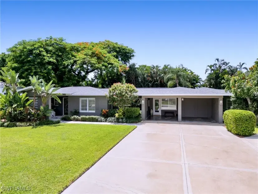 Picture of 1380 Plumosa Dr, Fort Myers FL 33901