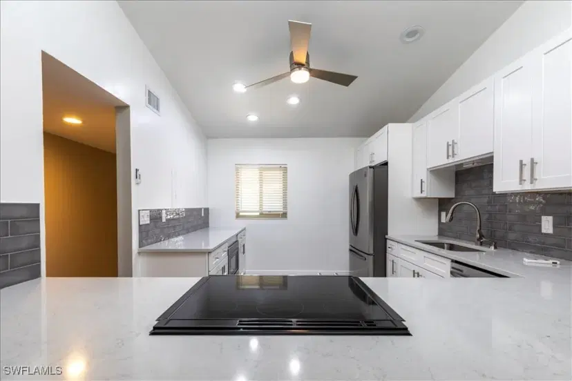 Picture of 16620 Partridge Place RD 202, Fort Myers FL 33908