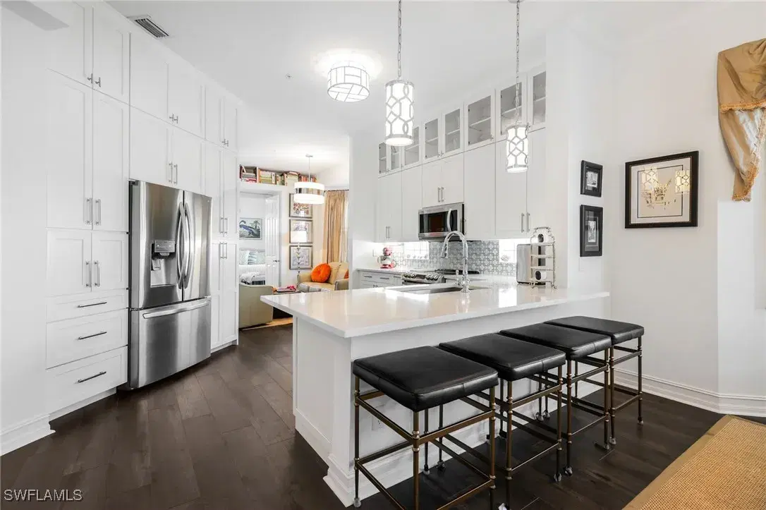 Picture of 700 Bentwater Cir 201, Naples, FL 34108