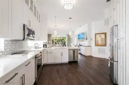 Picture of 700 Bentwater Cir 201, Naples, FL 34108