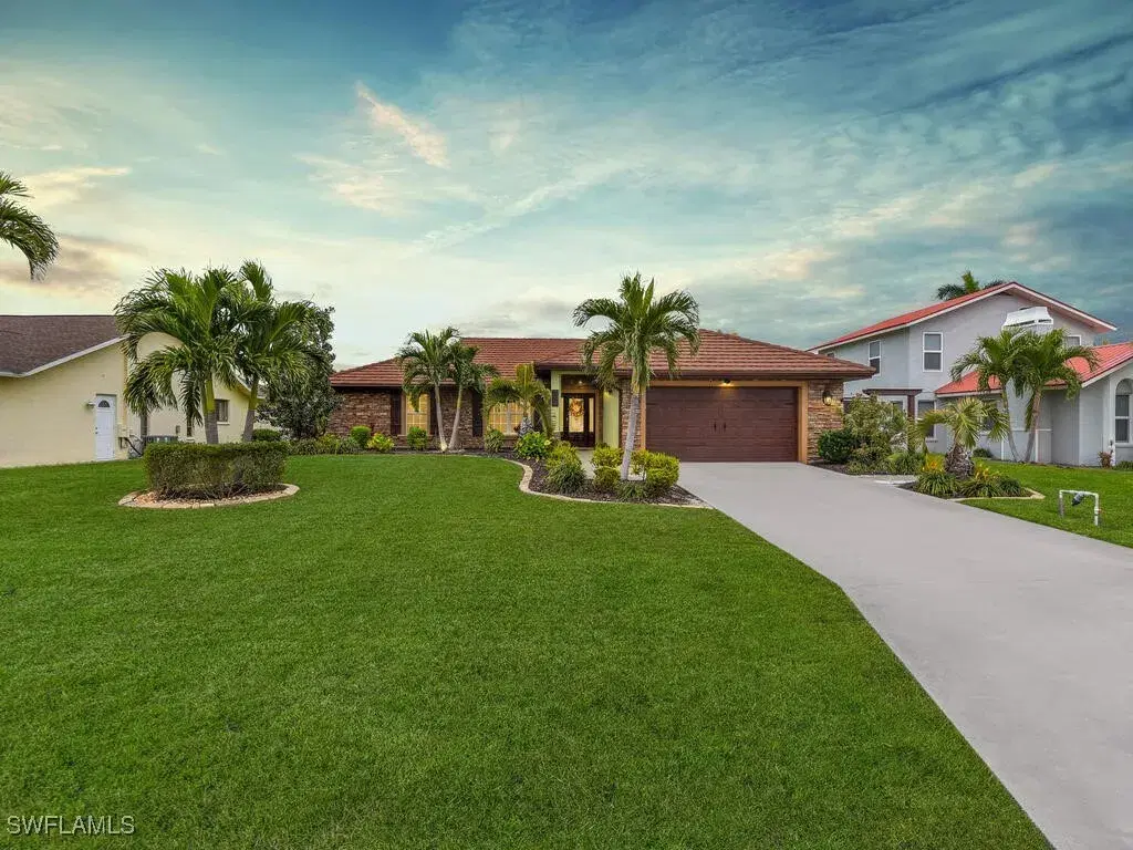 Picture of 1901 SE 13Th St, Cape Coral, FL 33990