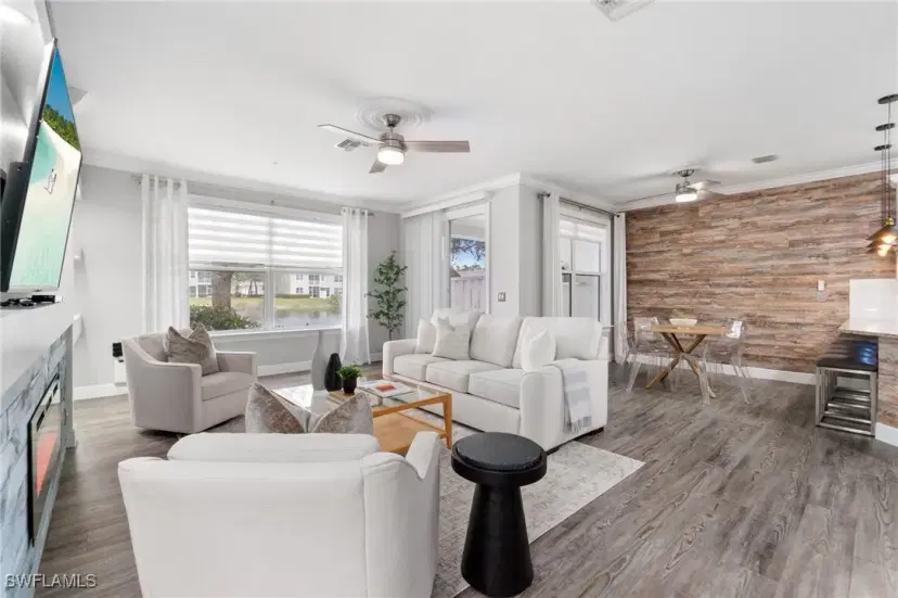 Picture of 1330 Mariposa Cir 103, Naples FL 34105