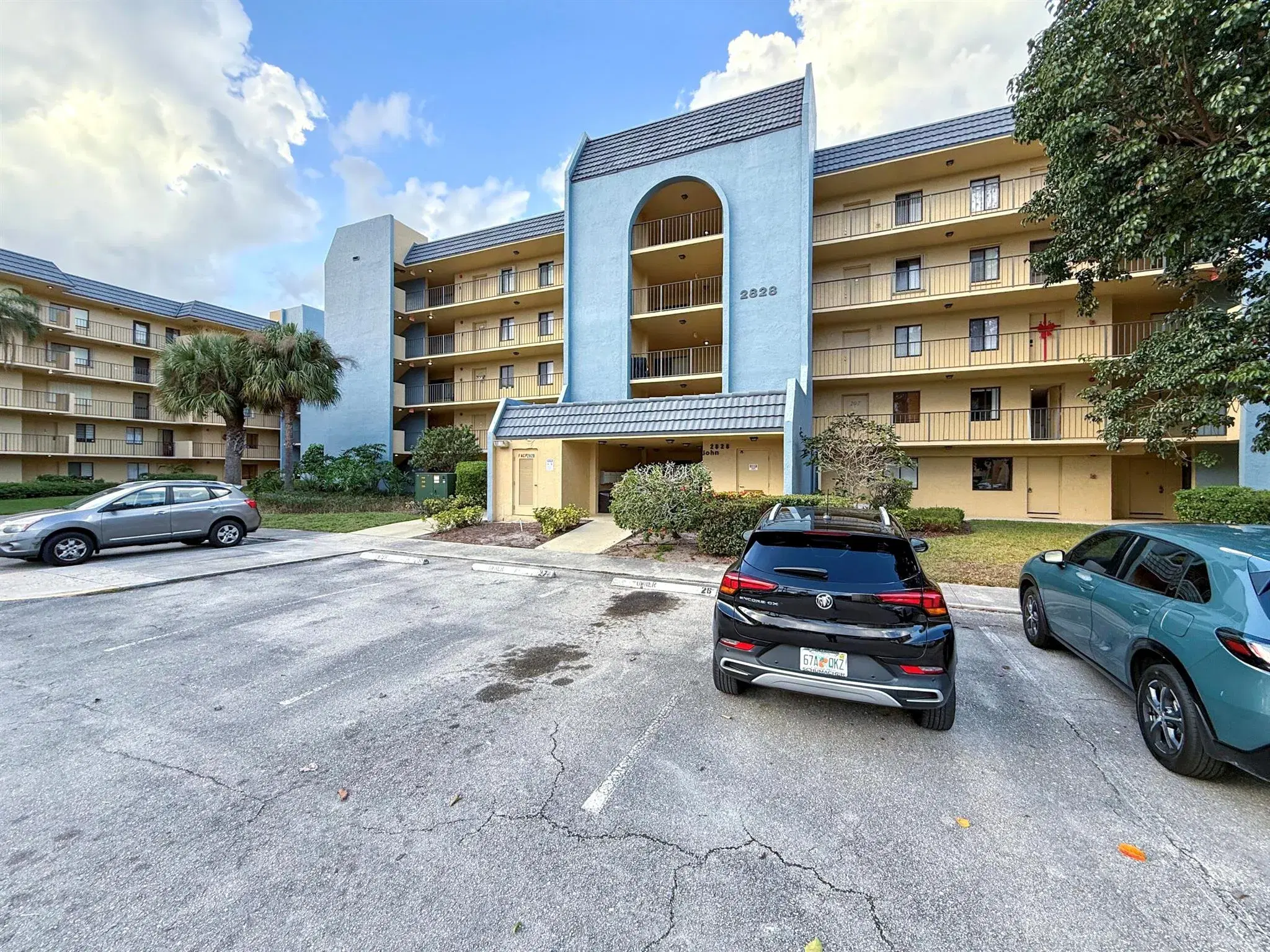 Picture of 2828 Tennis Club Drive 207, West Palm Beach, FL 33417