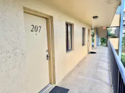 Picture of 2828 Tennis Club Drive 207, West Palm Beach, FL 33417