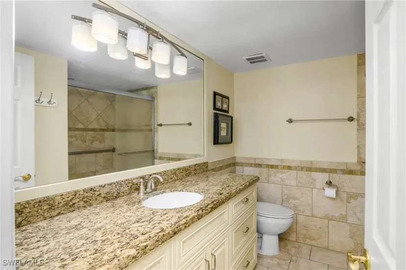 Picture of 215 Cypress Way E B2, Naples FL 34110