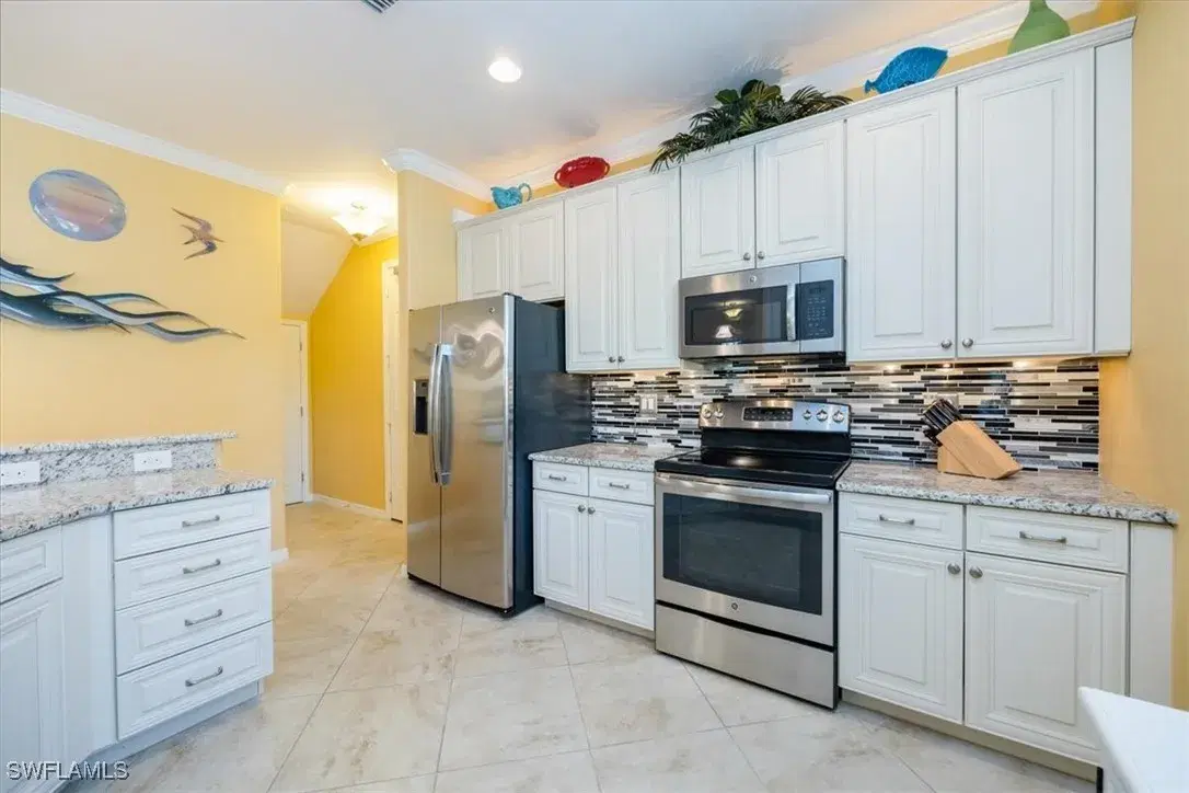 Picture of 9070 Albion Ln N 5801, Naples, FL 34113