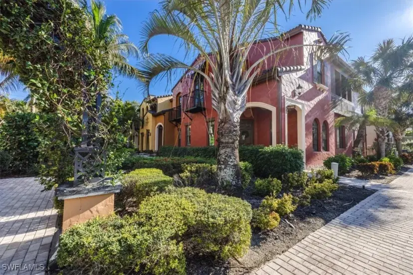 Picture of 9070 Albion Ln N 5801, Naples FL 34113