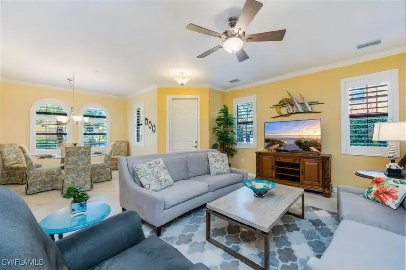 Picture of 9070 Albion Ln N 5801, Naples FL 34113