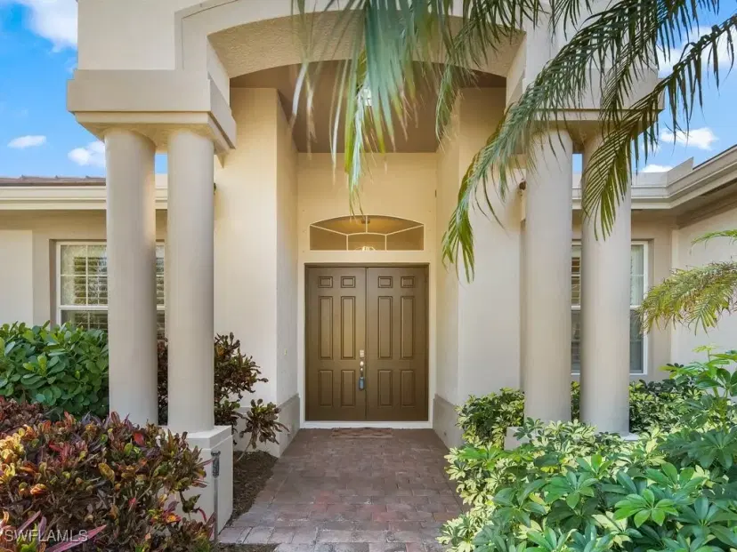 Picture of 442 Saddlebrook Ln, Naples FL 34110