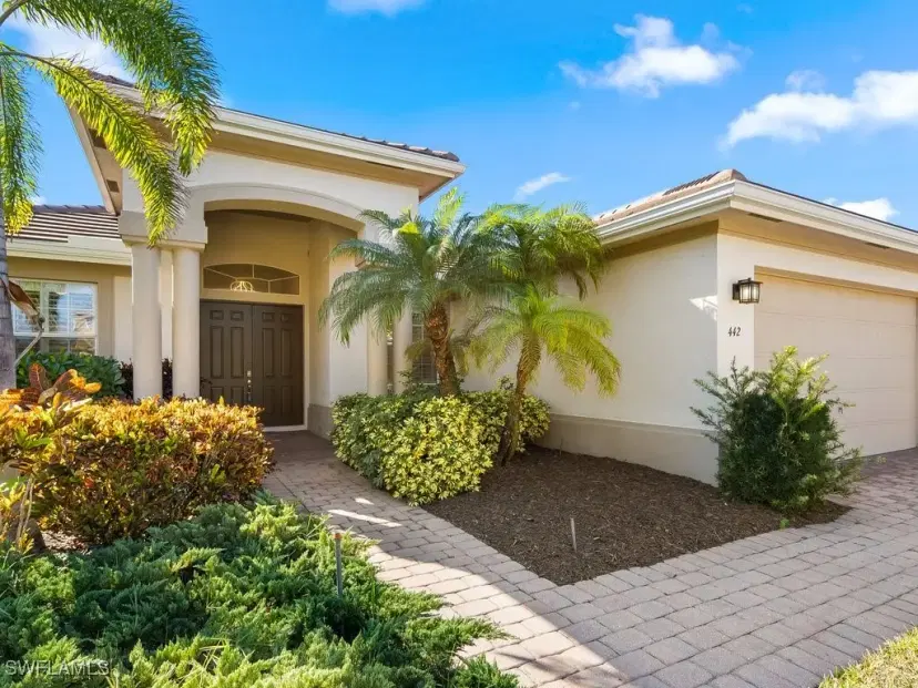 Picture of 442 Saddlebrook Ln, Naples FL 34110