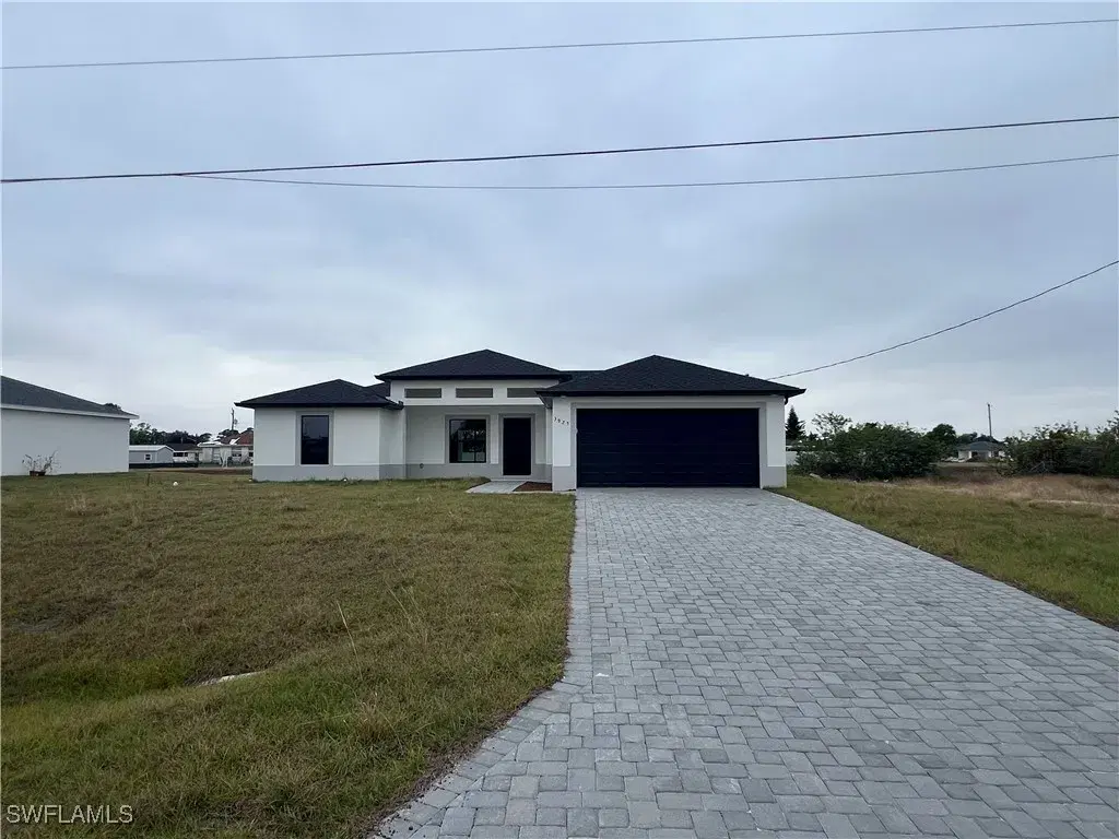 Picture of 3925 20Th St W, Lehigh Acres, FL 33971