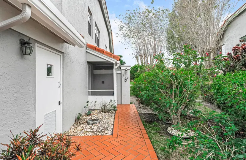 Picture of 7023 Summer Tree Drive 202, Boynton Beach FL 33437