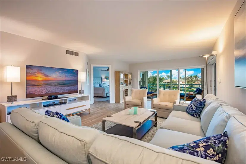 Picture of 255 Park Shore Dr 3-332, Naples FL 34103