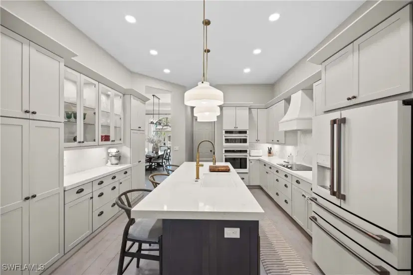 Picture of 335 Cypress Way W, Naples FL 34110