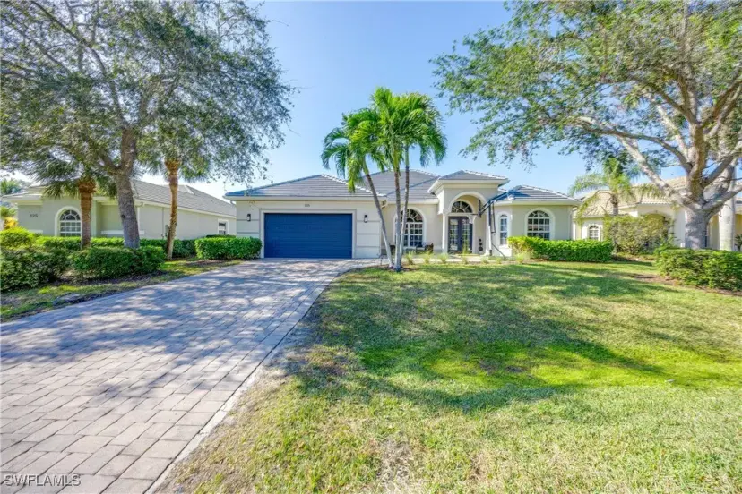 Picture of 335 Cypress Way W, Naples FL 34110