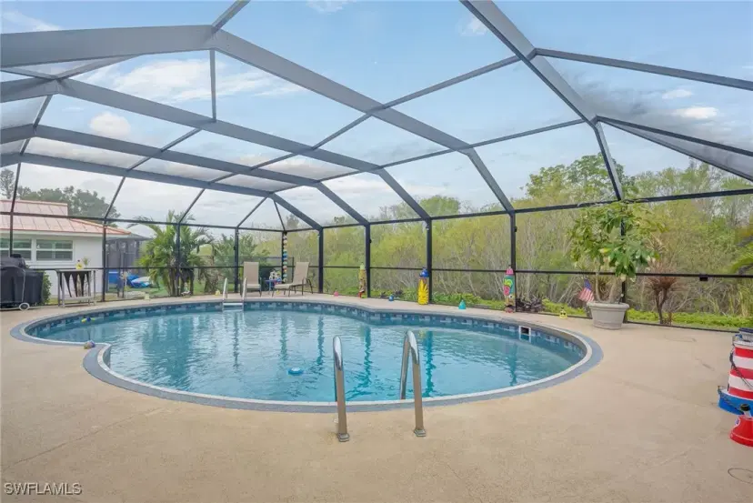 Picture of 857 SE 41St St, Cape Coral FL 33904