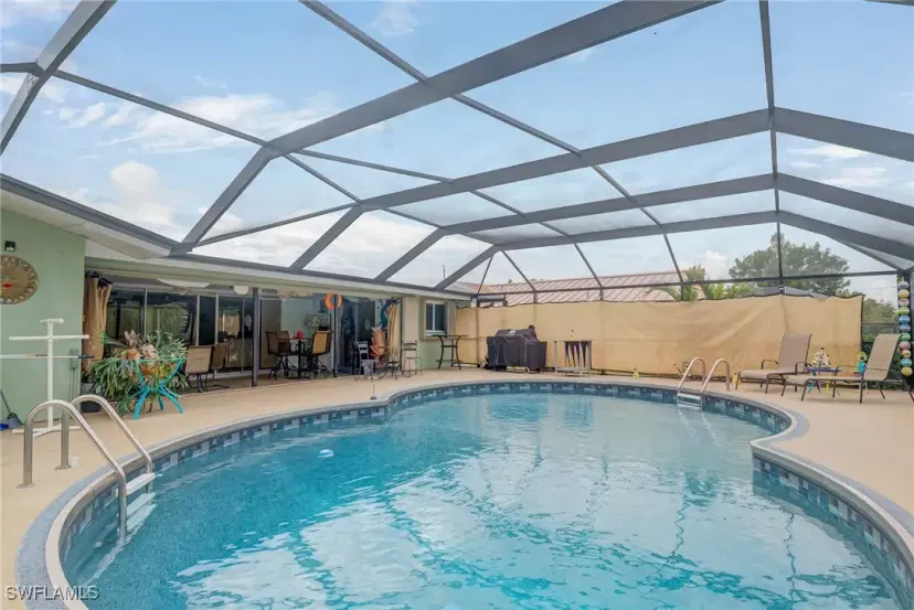 Picture of 857 SE 41St St, Cape Coral FL 33904