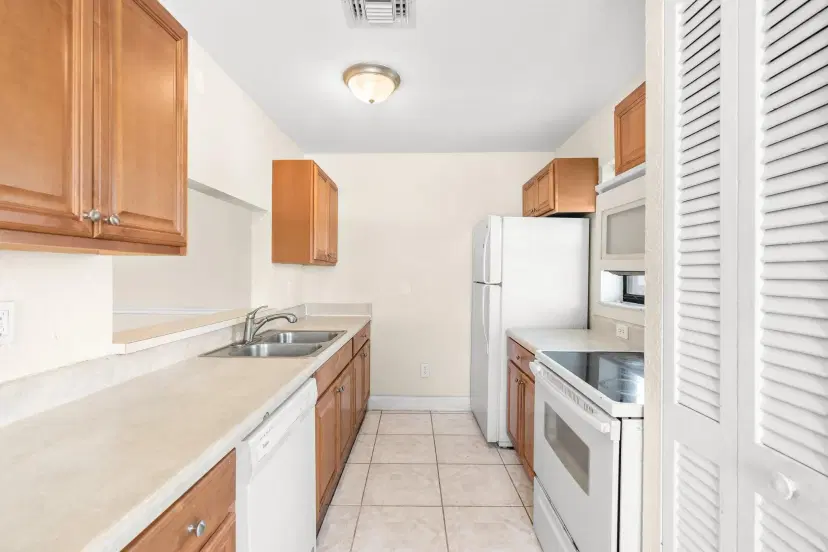 Picture of 224 SE 1St Cir 19A, Boynton Beach FL 33435