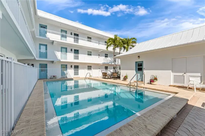 Picture of 1021 3Rd St S 110, Naples FL 34102