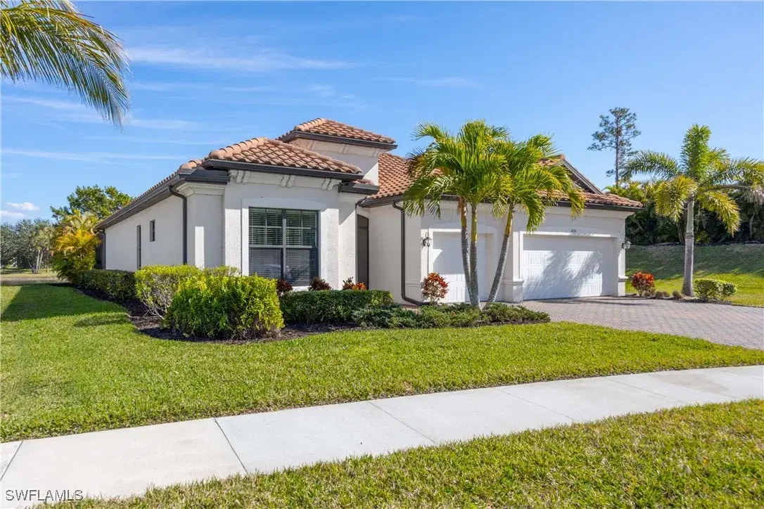 Picture of 2055 Antigua Ln, Naples, FL 34120