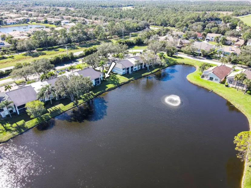 Picture of 6944 Briarlake Circle 101, Palm Beach Gardens FL 33418