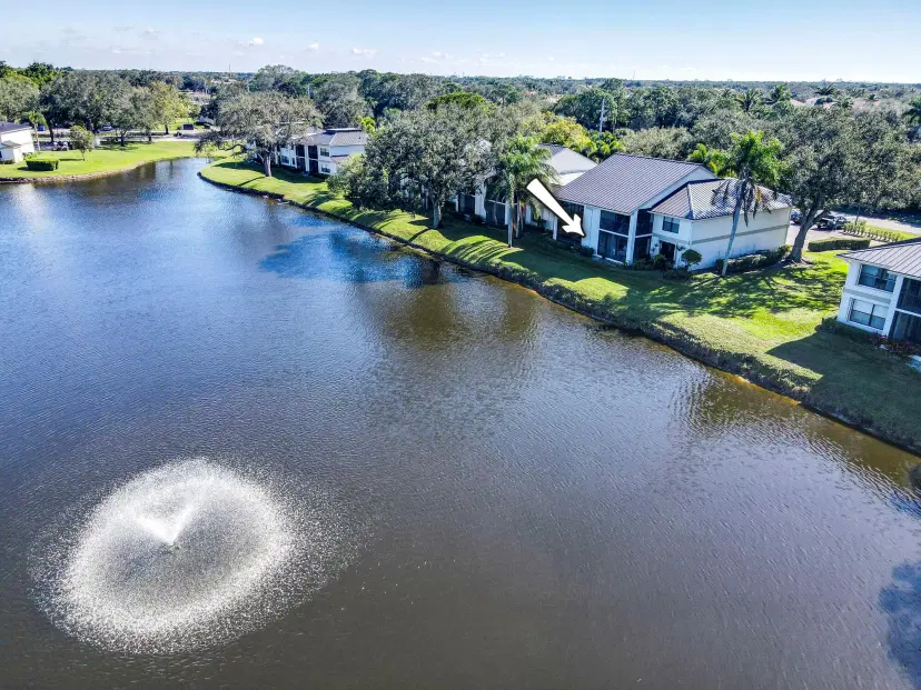 Picture of 6944 Briarlake Circle 101, Palm Beach Gardens FL 33418