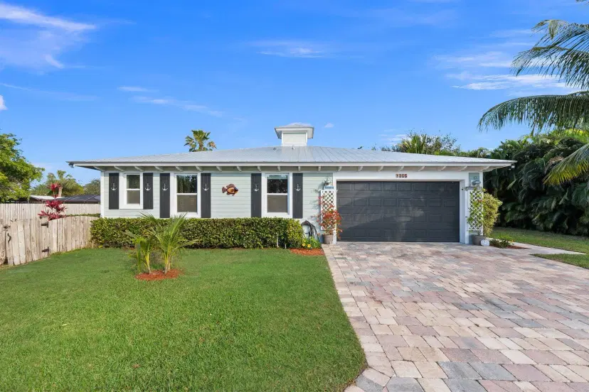 Picture of 1305 SE Sea Oat Lane, Stuart FL 34996