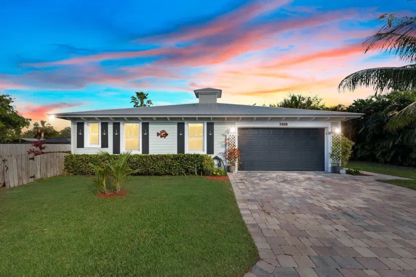 Picture of 1305 SE Sea Oat Lane, Stuart FL 34996