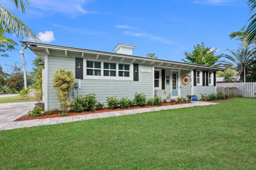 Picture of 1305 SE Sea Oat Lane, Stuart FL 34996