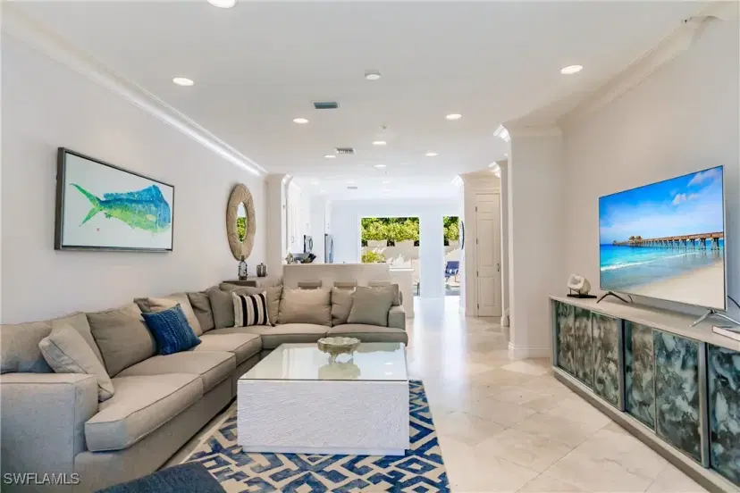 Picture of 165 5Th St S 3, Naples FL 34102