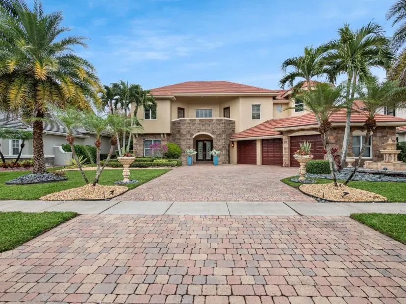 Picture of 10698 Versailles Boulevard, Wellington FL 33449