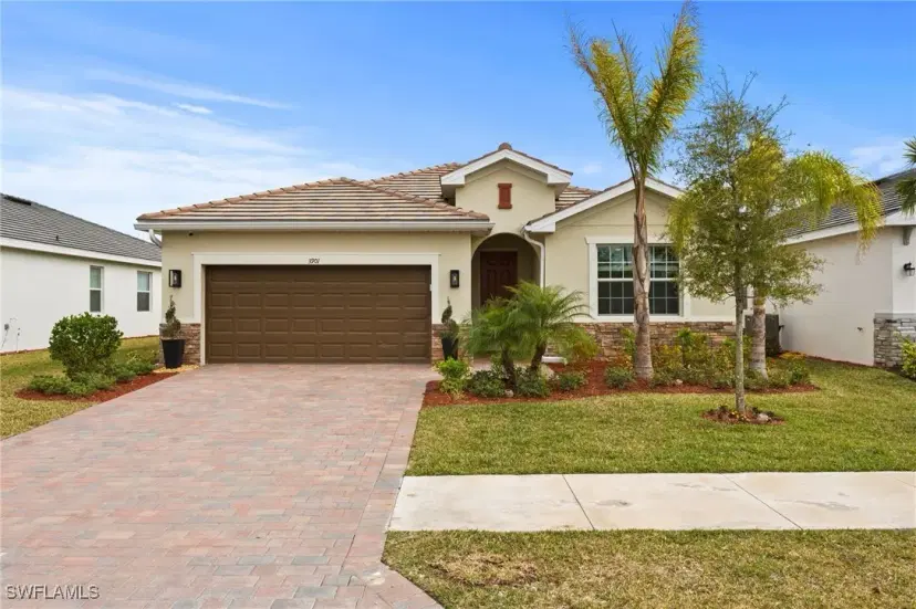 Picture of 3901 E Hampton Cir, Alva FL 33920
