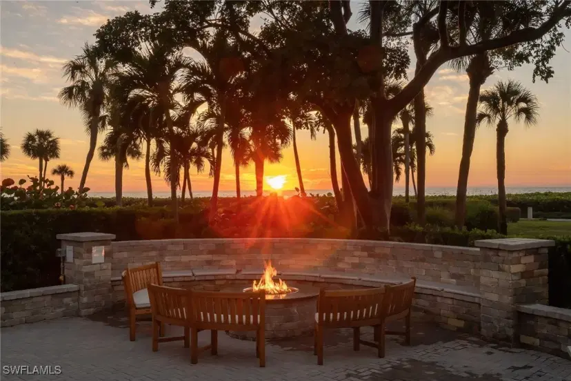 Picture of 4021 Gulf Shore Blvd N V-16, Naples FL 34103