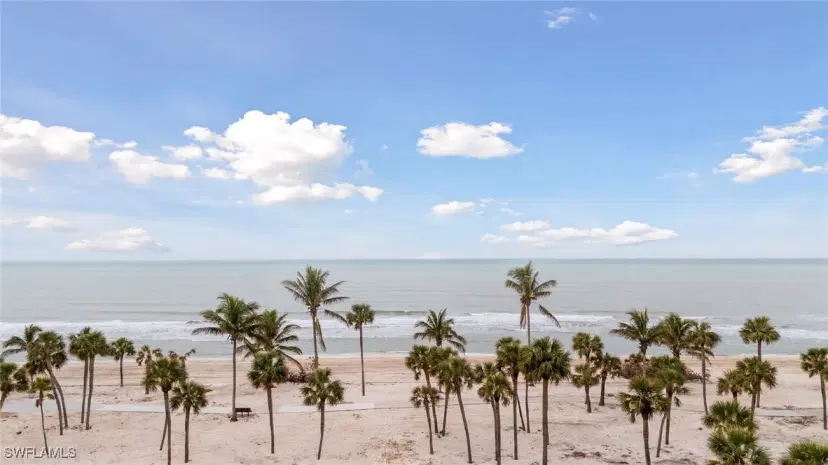 Picture of 4021 Gulf Shore Blvd N V-16, Naples FL 34103