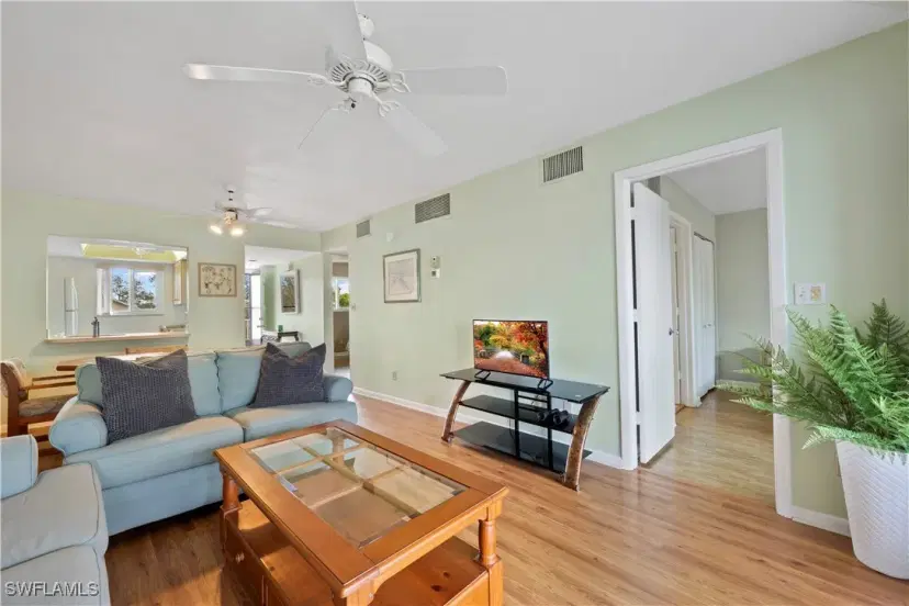 Picture of 1018 Manatee Rd E302, Naples FL 34114
