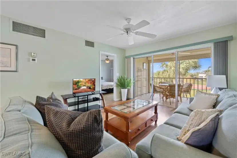Picture of 1018 Manatee Rd E302, Naples FL 34114