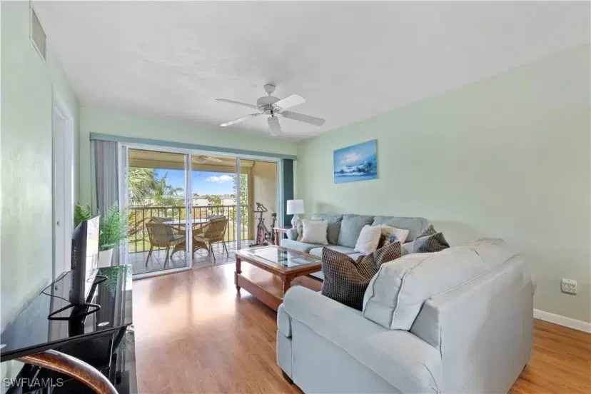 Picture of 1018 Manatee Rd E302, Naples FL 34114