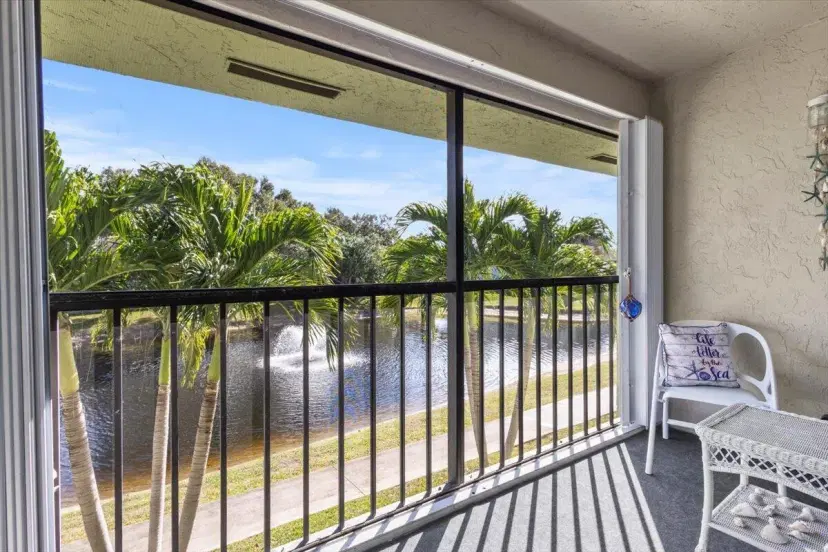 Picture of 701 Sabal Ridge Circle F, Palm Beach Gardens FL 33418