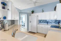 Picture of 25029 Peacock Ln 202, Naples, FL 34114
