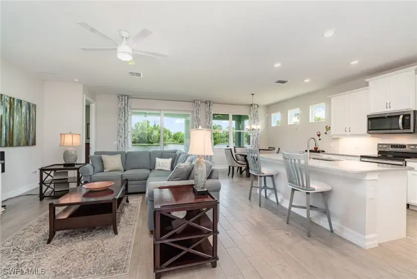 Picture of 2995 Apple Blossom Dr, Alva FL 33920
