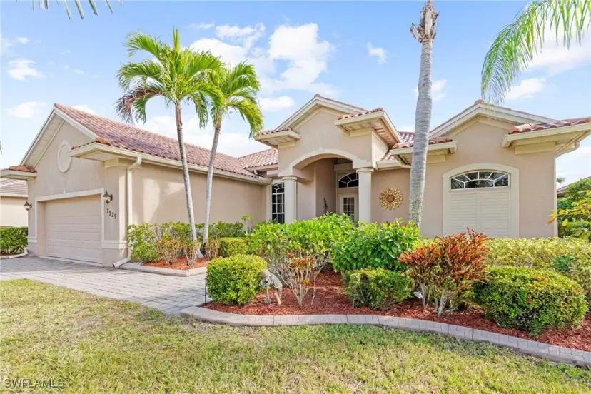 Picture of 7929 Founders Cir, Naples FL 34104