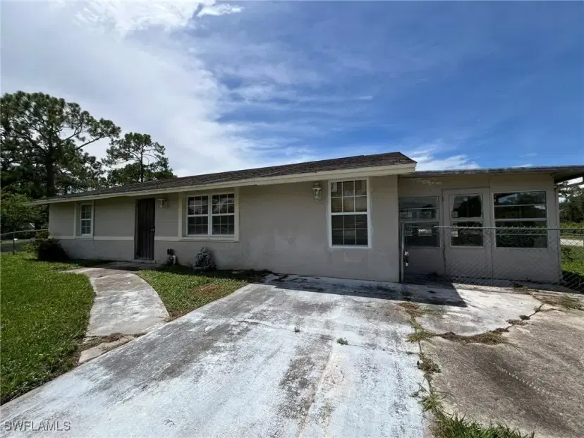 Picture of 1023 Broadway Ave, Lehigh Acres FL 33972