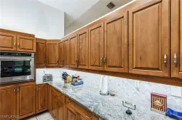 Picture of 250 SE 9Th Ter, Cape Coral, FL 33990