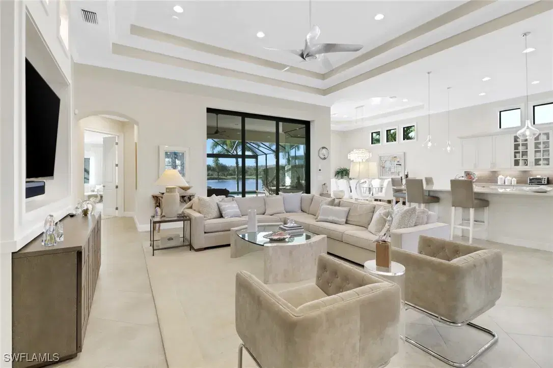 Picture of 12749 Dundee Ln, Naples, FL 34120