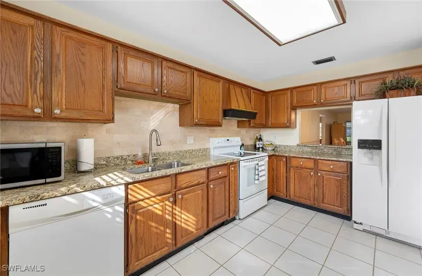 Picture of 1267 Hazeltine Dr, Fort Myers FL 33919