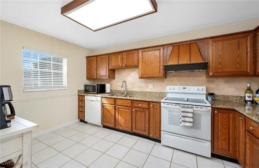 Picture of 1267 Hazeltine Dr, Fort Myers FL 33919